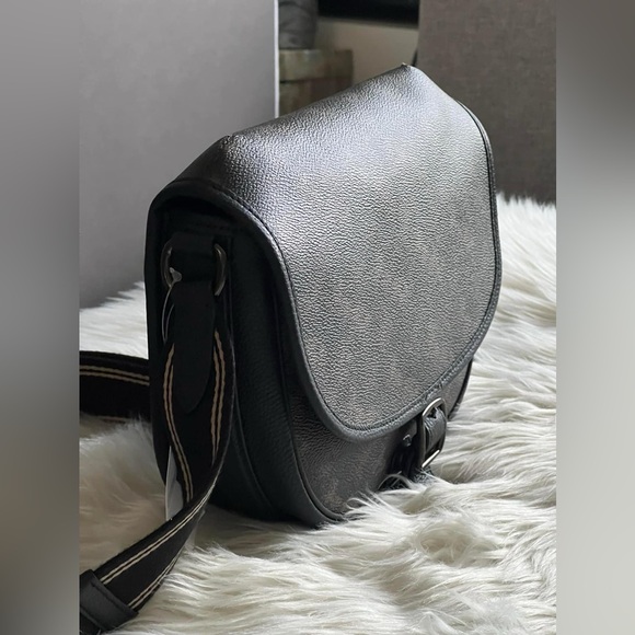 C5383 - Coach Hitch Crossbody with Horse and Carriage Print - Picture 3 of 14